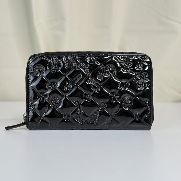 Chanel Black Large Wallet Elegant Design & Functional Features for Everyday Use - Picture 2 of 10